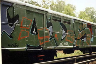 Graffiti Train - Photo by Kolybri - ads