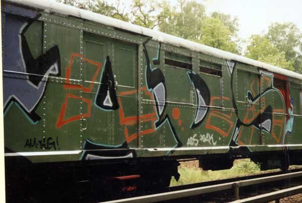 Graffiti Train - Photo by Kolybri - ads