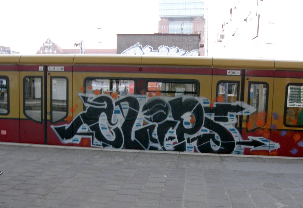 Graffiti Train - Photo by Kolybri