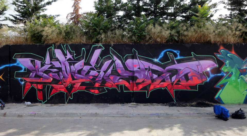 Graffiti Wall in Athens - Photo by Komet1 - komet (2013)