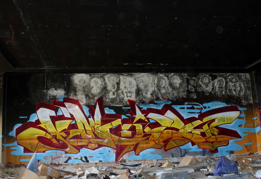 Graffiti Wall in Athens - Photo by Komet1 - komet1 (2013)