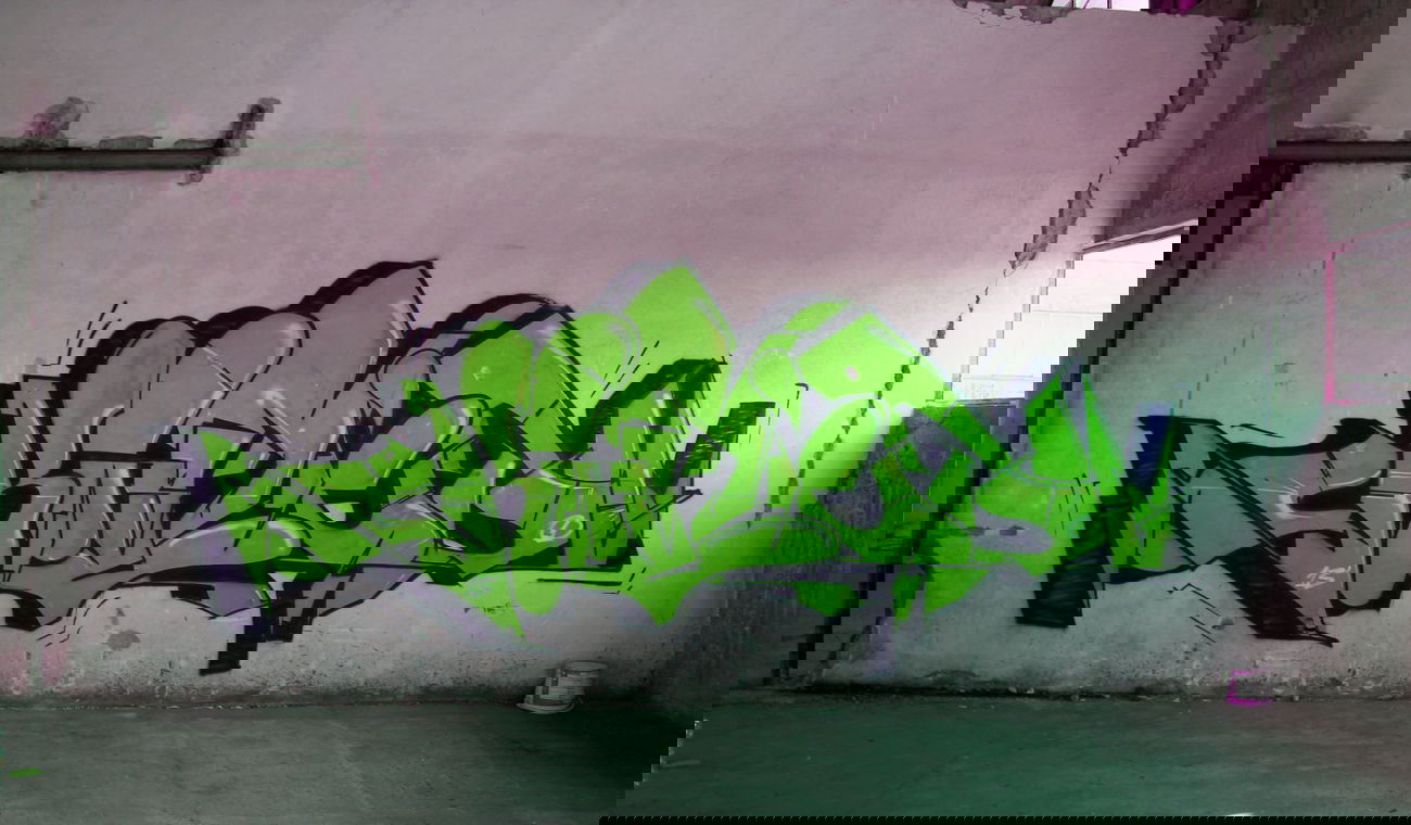 Graffiti Bombing in Athens - Photo by Komet1 - komet (2013)