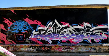 Graffiti Wall in Greece - Photo by Komet1 - komet, slipy (2013)