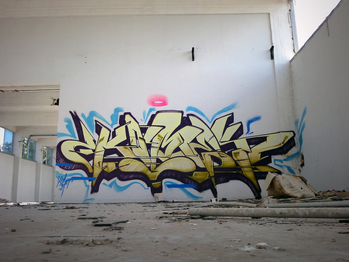 Graffiti Bombing - Photo by Komet1 - Komet (2014)