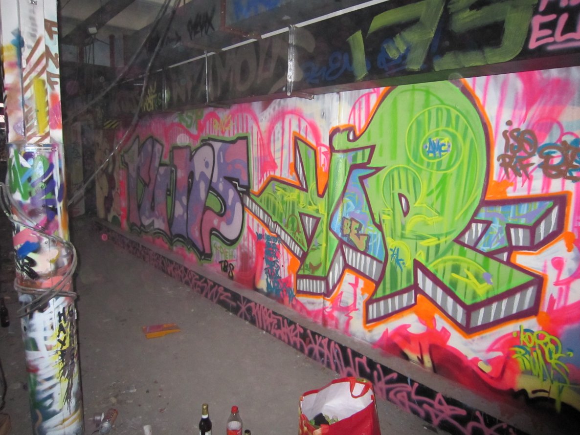 Graffiti Wall - Photo by Kordinger - Runs, &, Kort. (2012)