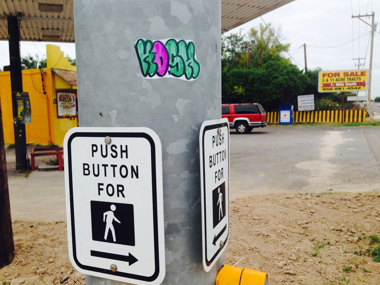 Graffiti Street Art - Photo by Kosh101 (2014)