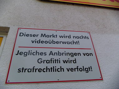 Graffiti Artwork - Photo by Krakl