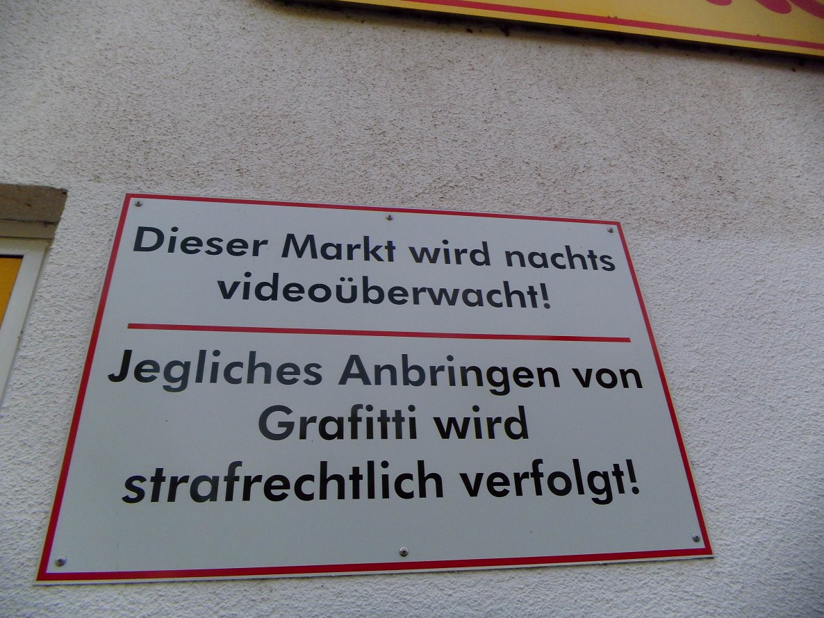 Graffiti Artwork - Photo by Krakl