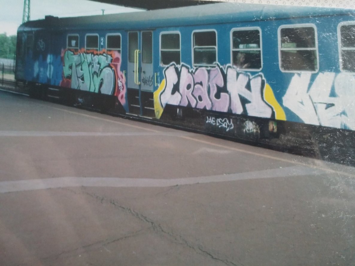 Graffiti Train - Photo by Krek - Tyrs, Crack (2010)