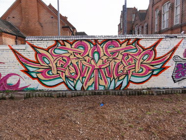 Graffiti Wall in Nottingham - Photo by Kreshone - bew, gsm (2010)