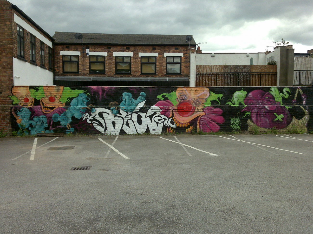 Graffiti Wall in Nottingham - Photo by Kreshone - bew, gsm (2010)