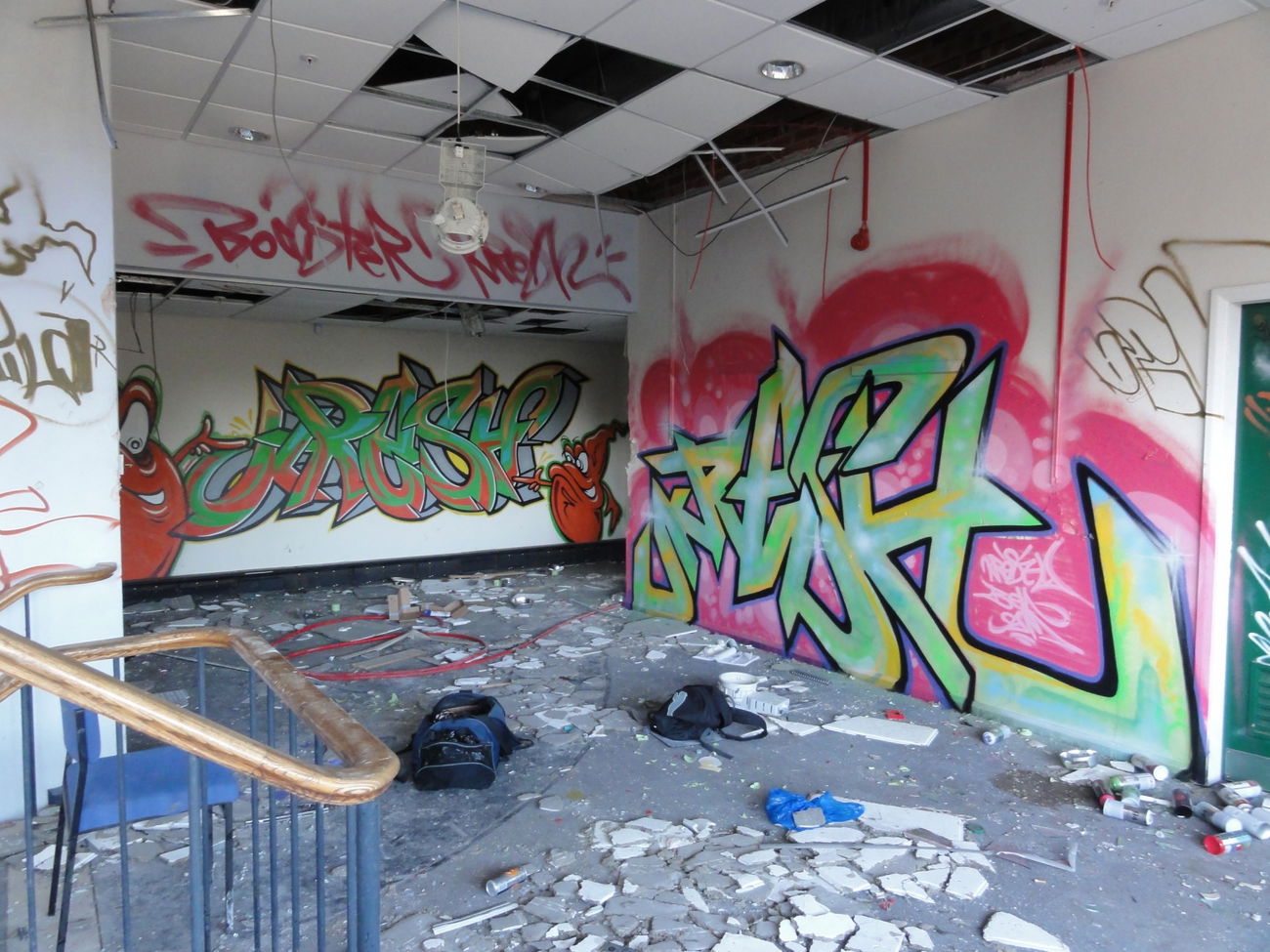 Graffiti Wall - Photo by Kreshone - bew, gsm (2012)