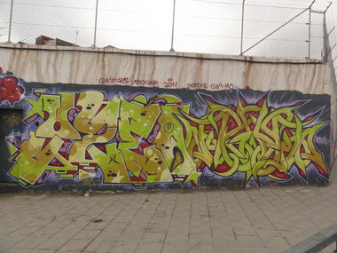 Graffiti Wall in Tenerife - Photo by Kreshone - bew, gsm