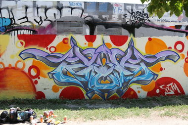 Graffiti Wall in Sur da cagnes - Photo by Kreshone - bew, gsm (2015)