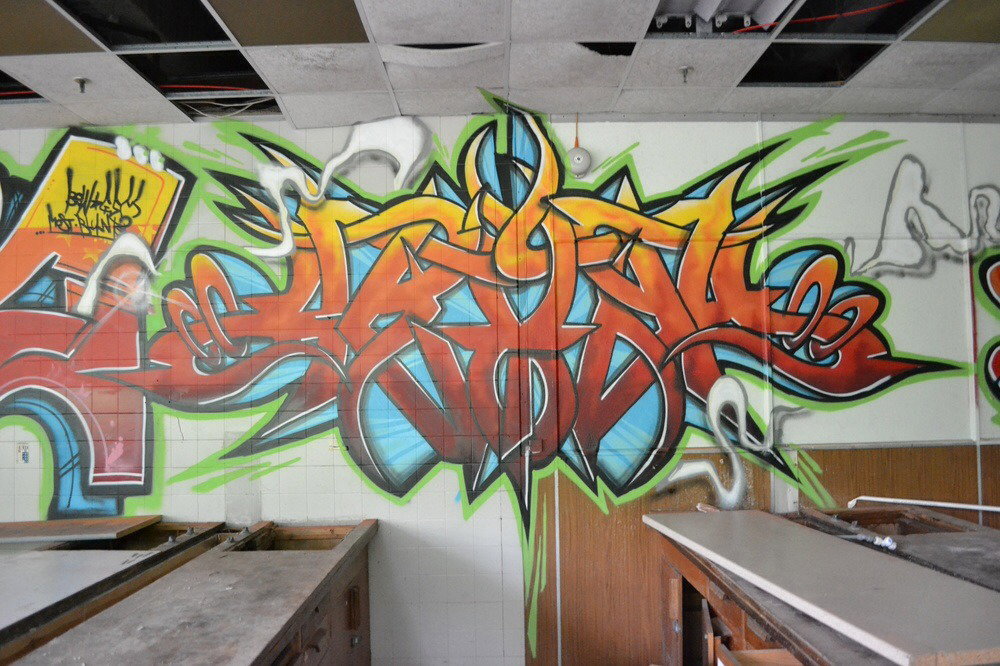 Graffiti Wall in Amber valley - Photo by Kreshone - BEW, GSM (2012)