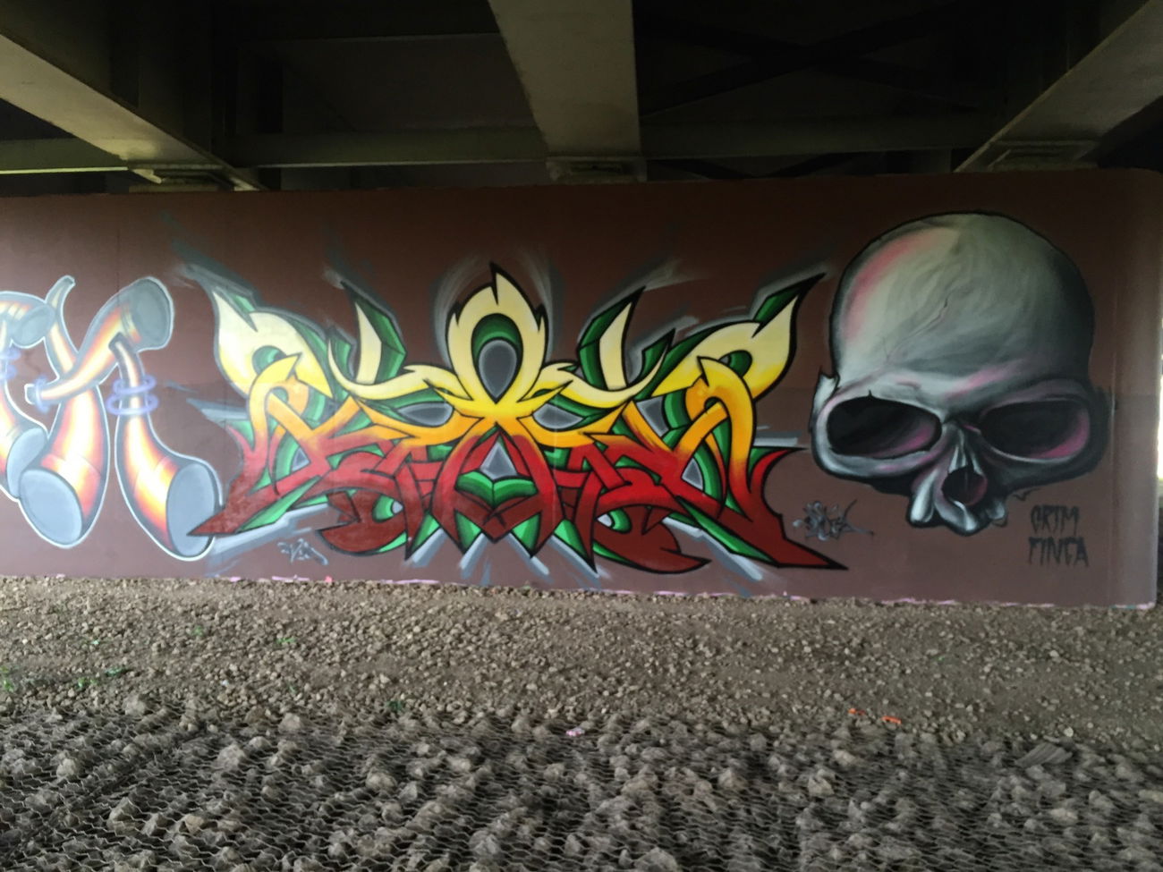 Graffiti Wall in Nottingham - Photo by Kreshone - bew, gsm (2015)