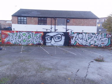 Graffiti Wall - Photo by Kreshone - bew, gsm