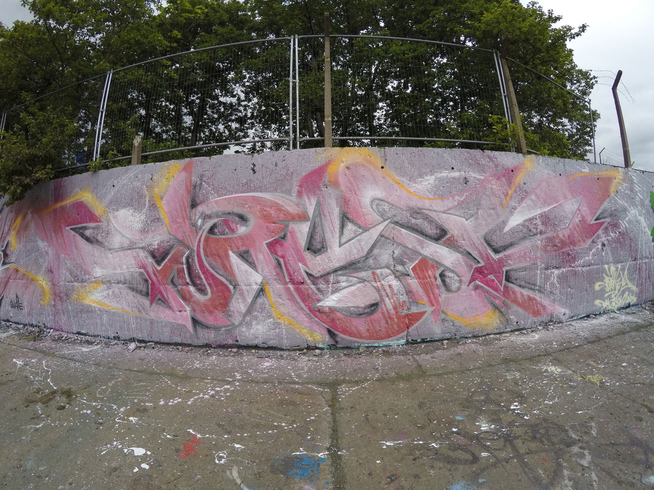 Graffiti Wall in Birmingham - Photo by Kreshone - bew, gsm (2015)