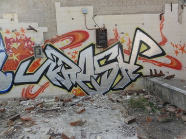 Graffiti Wall - Photo by Kreshone - bew, gsm (2012)