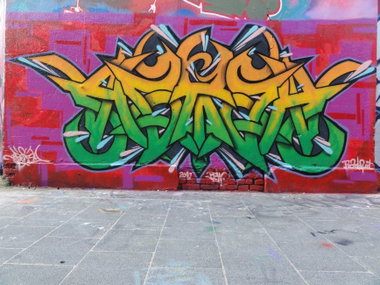 Graffiti Wall in Ferankfurt - Photo by Kreshone - bew, gsm (2010)