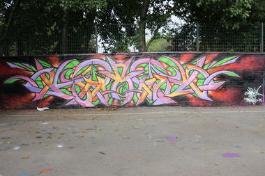 Graffiti Wall in Nottingham - Photo by Kreshone - bew, gsm (2014)