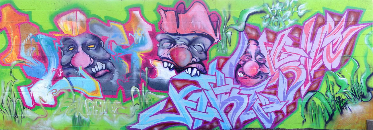 Graffiti Wall - Photo by Kreshone - bew, gsm