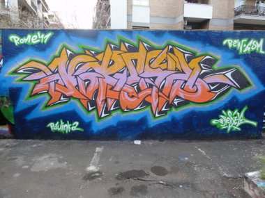 Graffiti Wall - Photo by Kreshone - bew, gsm (2011)