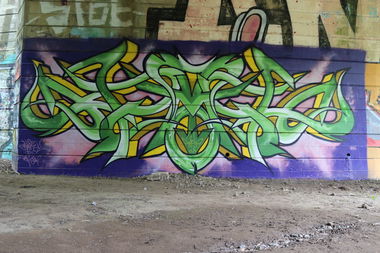 Graffiti Wall in Nottingham - Photo by Kreshone - bew, gsm (2014)