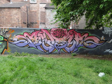 Graffiti Wall in Nottingham - Photo by Kreshone - bew, gsm