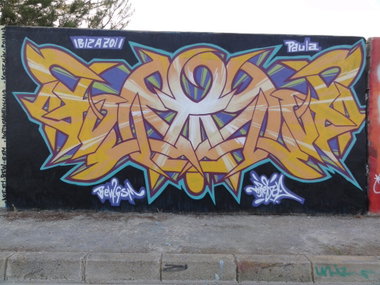 Graffiti Wall in 124 - Photo by Kreshone - BEW, GSM (2011)