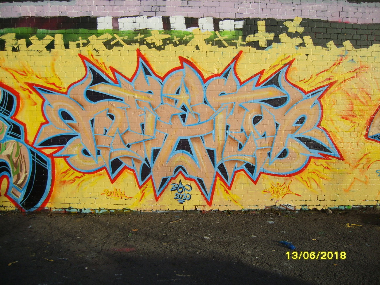Graffiti Wall in Bristol - Photo by Kreshone - bew, gsm (2010)