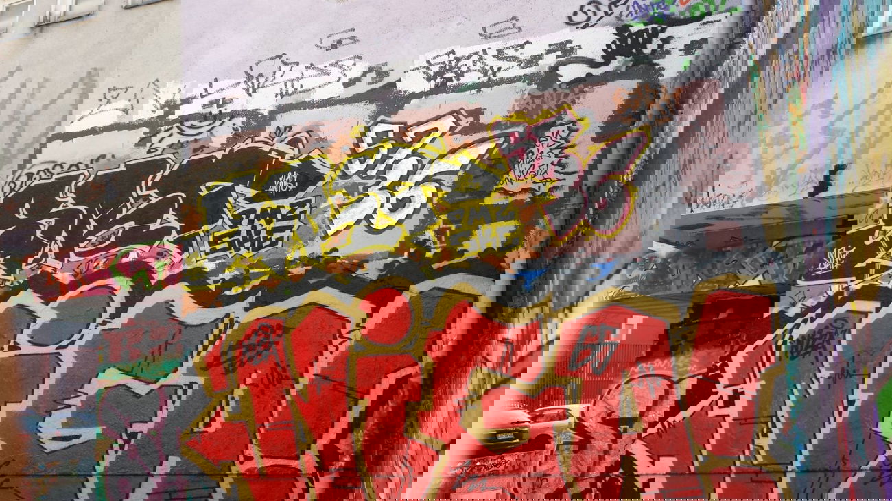 Graffiti Wall - Photo by Kriso - srf, ske, pmz