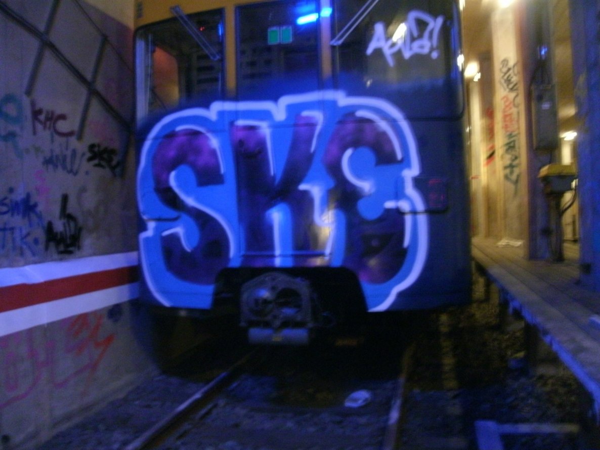 Graffiti Train - Photo by Kriso - ske, aula