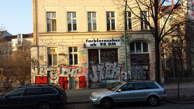 Graffiti Bombing - Photo by Kriso