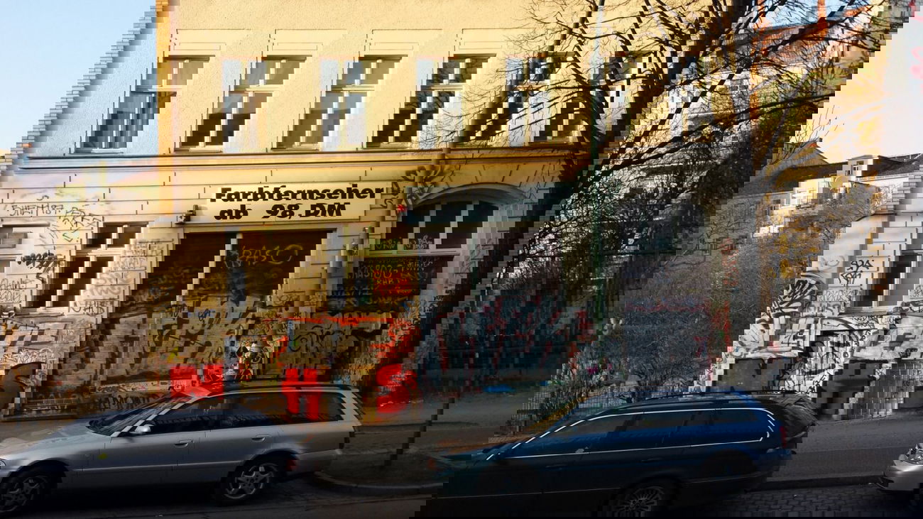 Graffiti Bombing - Photo by Kriso