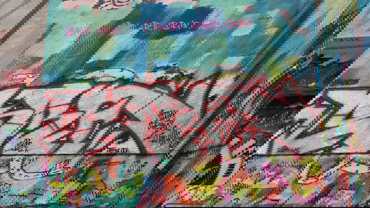 Graffiti Wall in berlin - Photo by Kriso - srf, testo, remas (2014)