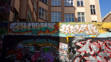 Graffiti Wall - Photo by Kriso - gaucho, emra, srf