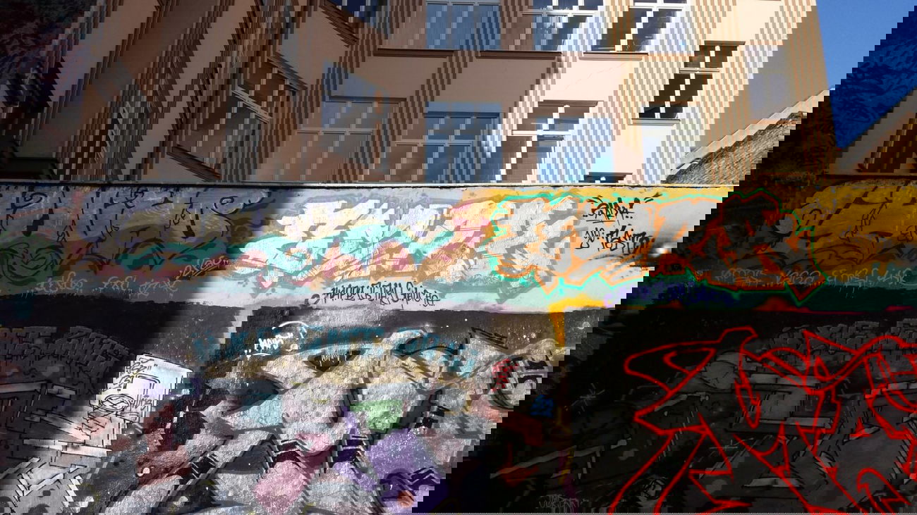 Graffiti Wall - Photo by Kriso - gaucho, emra, srf