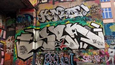 Graffiti Wall - Photo by Kriso - srf, ske, pmz