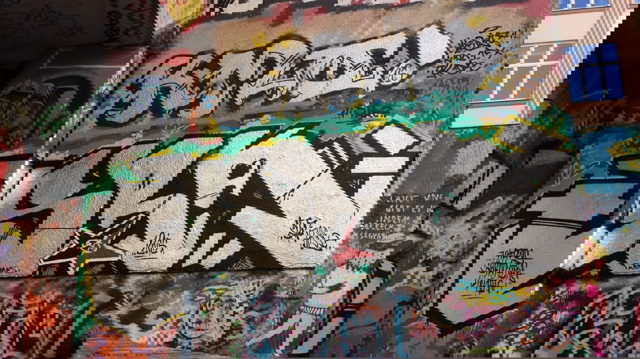 Graffiti Wall - Photo by Kriso - srf, ske, pmz