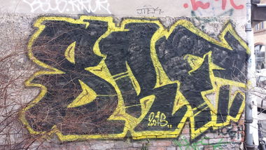 Graffiti Bombing - Photo by Kriso - srf