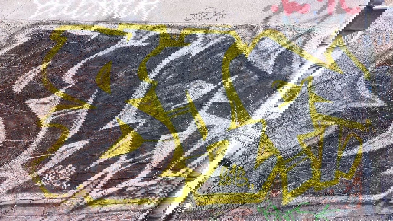 Graffiti Bombing - Photo by Kriso - srf