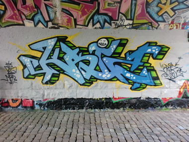 Graffiti Wall - Photo by KrizOne - Kriz, One, B2S (2013)