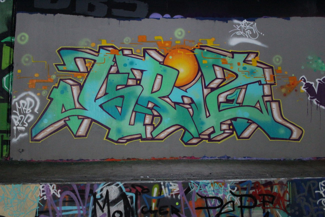 Graffiti Wall - Photo by KrizOne - kriz, one (2015)