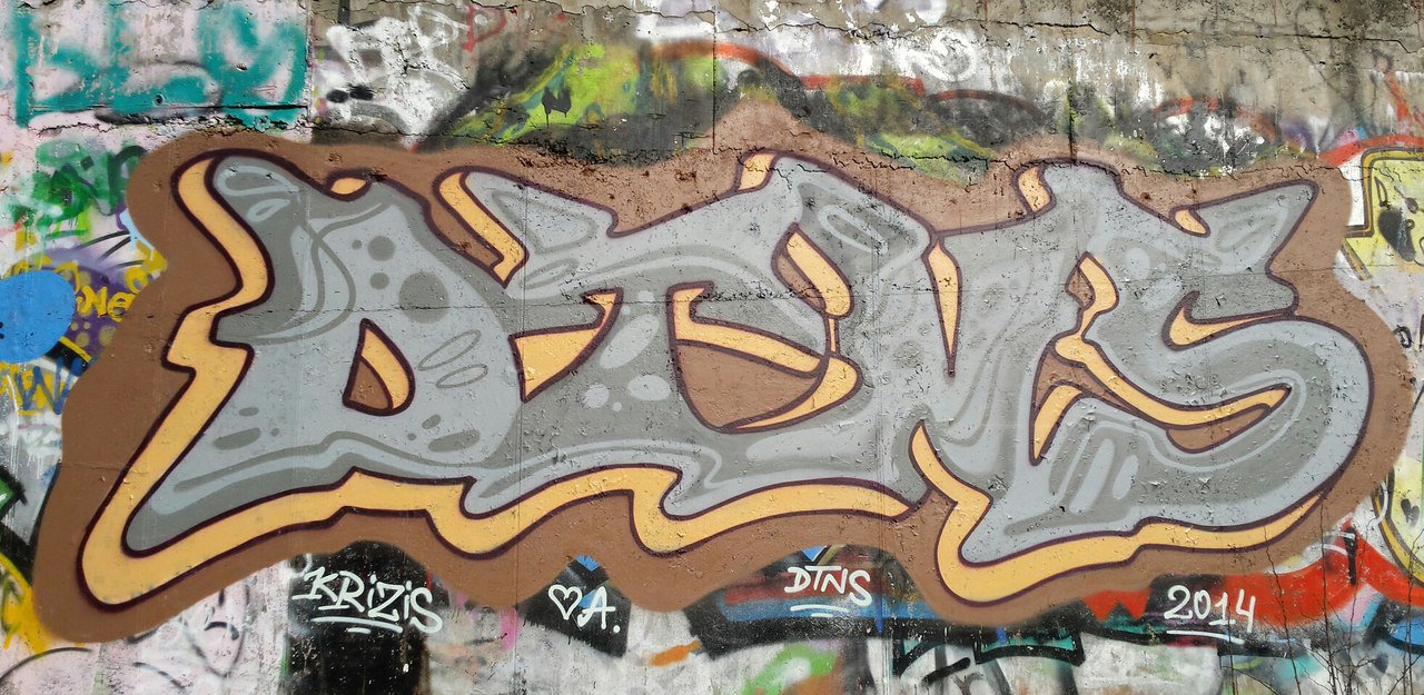 Graffiti Wall - Photo by Krizis_Dtns - DTNS (2014)
