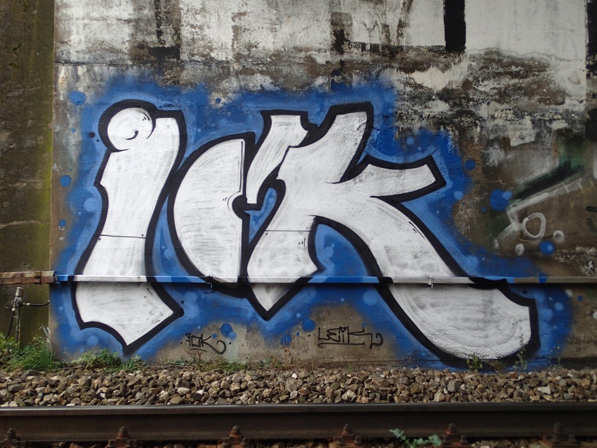 Graffiti Bombing in Kurim - Photo by LEiK (2013)