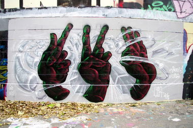 Graffiti Wall in Wien - Photo by LIA - lyea, hands (2014)