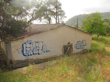 Graffiti Bombing in Greece - Photo by LIMIT_ONE - LIMIT, LIMIT38, Throw-Up (2013)