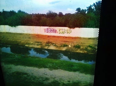 Graffiti Bombing - Photo by LOST - LOST, GRAFFITI, RRW