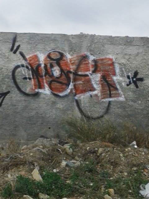 Graffiti Bombing - Photo by LOST - LOSTGRAFFITIRRWSAIDANICPSTNWLIFESTAYA